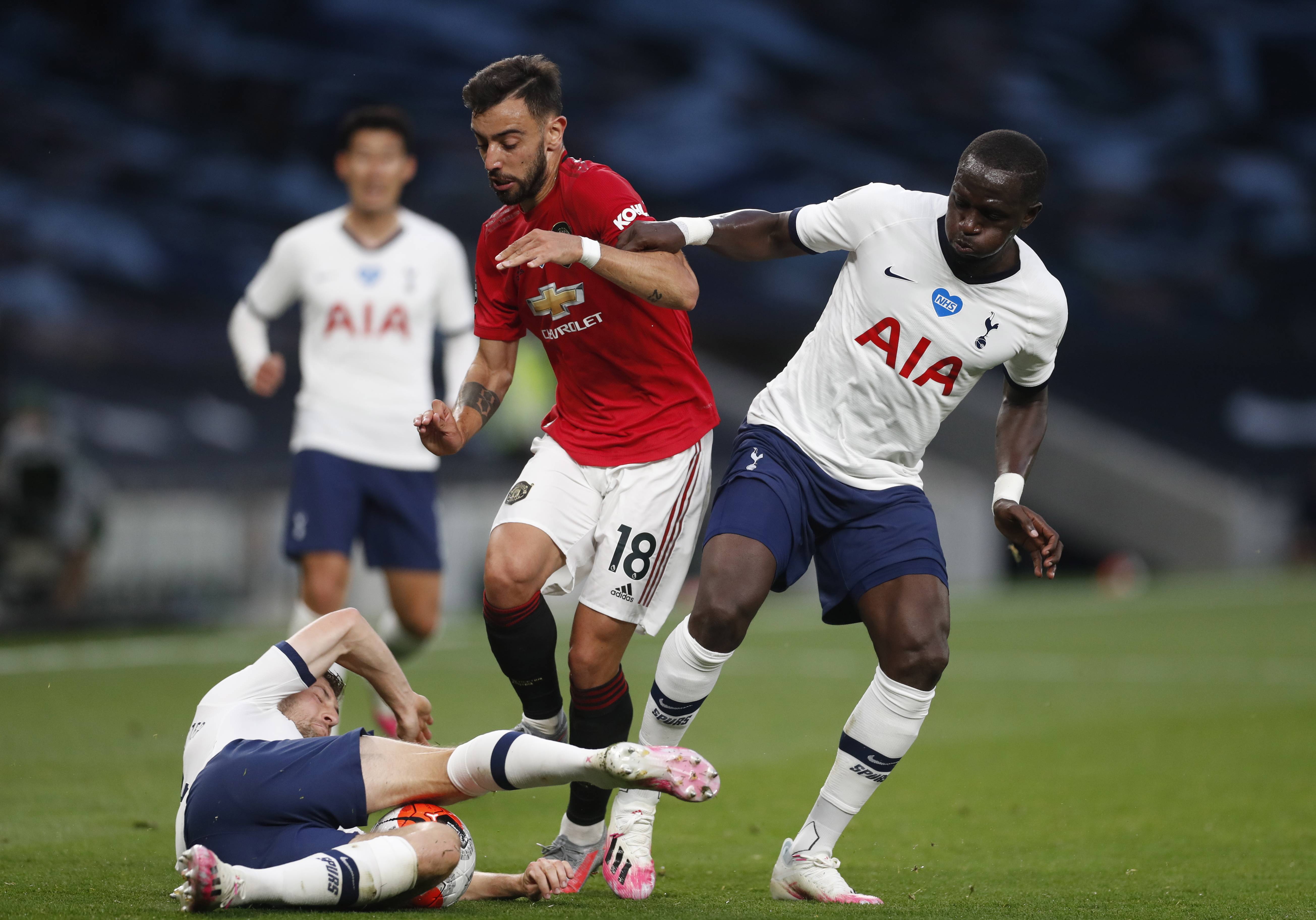 她避免不了 她避免不了